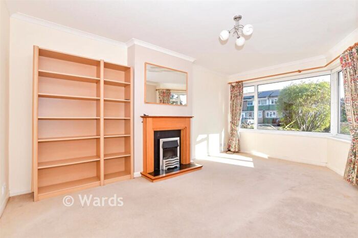 2 Bedroom Semi-Detached Bungalow For Sale In Kingsgate Close, Maidstone, Kent, ME16