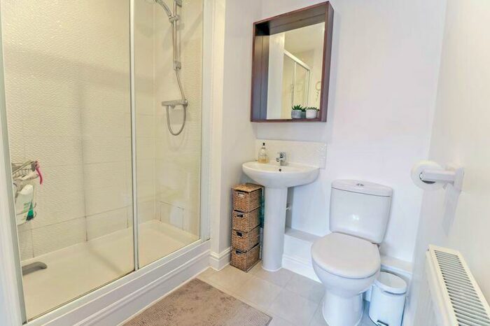 2 Bedroom Flat For Sale In Chadwick Road, Langley, SL3