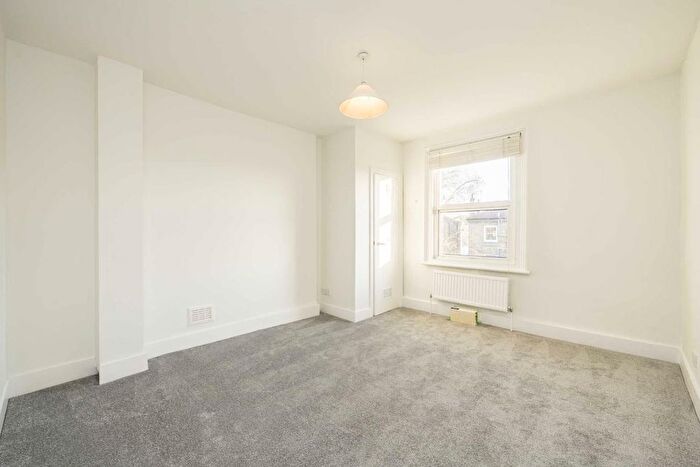 1 Bedroom Flat To Rent In St. Margarets Road, St Margarets, Twickenham, TW1