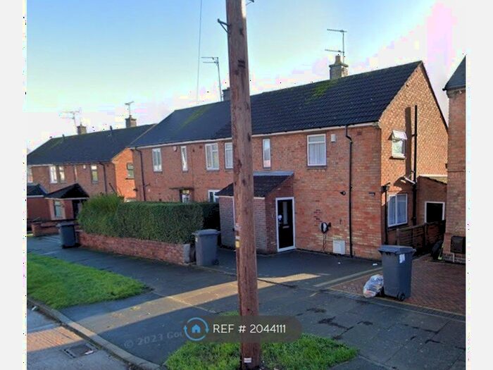 3 Bedroom Semi-Detached House To Rent In Laburnum Road, Leicester, LE5