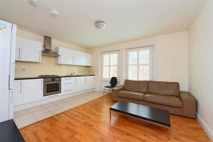 3 Bedroom Flat To Rent In Putney High Street, Flat C, Putney, SW15
