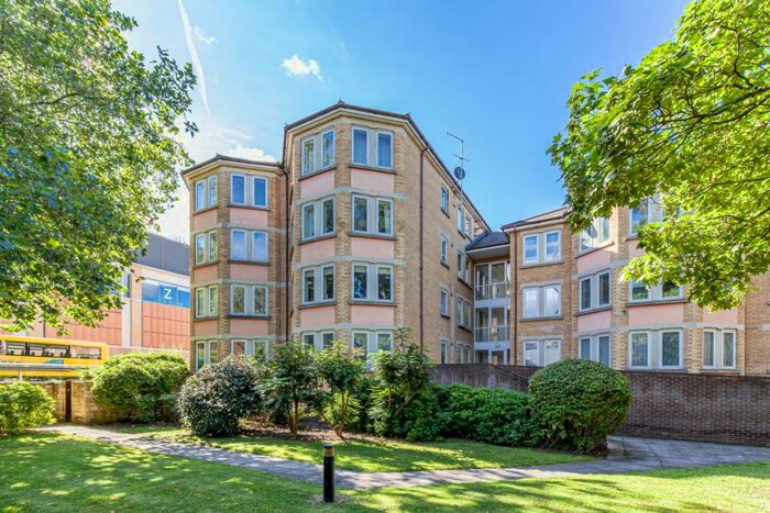 2 Bedroom Apartment To Rent In Tennyson Lodge, Oxford, OX1