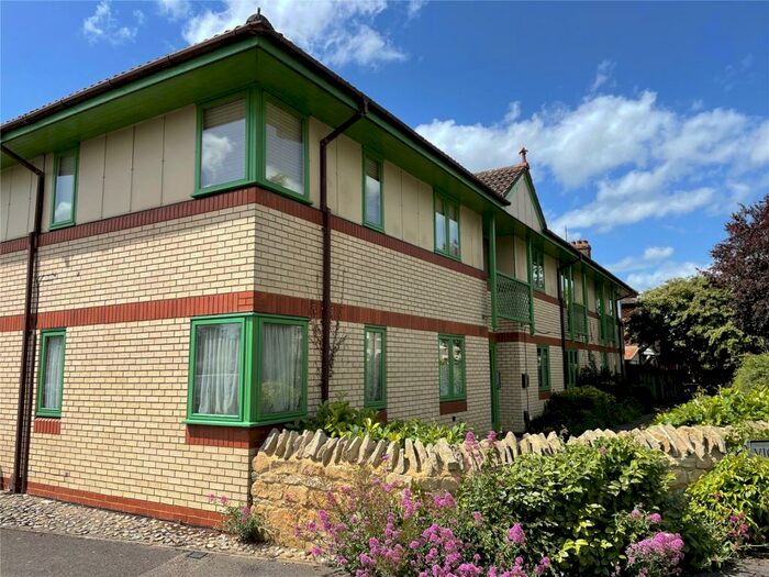 1 Bedroom Apartment To Rent In Victoria Court, Bicester, Oxfordshire, OX26