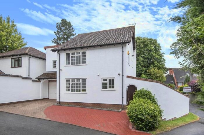 4 Bedroom Detached House To Rent In Cullera Close, Northwood, HA6