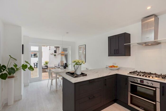 3 Bedroom Terraced House To Rent In St. Leonards Avenue Windsor, SL4