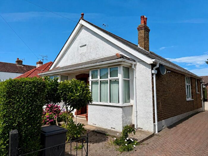 3 Bedroom Bungalow For Sale In Orchard Avenue, Deal, Kent, CT14