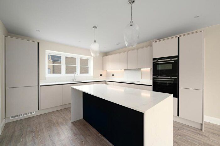 4 Bedroom Detached House For Sale In North Drive, Hutton, Brentwood, CM13