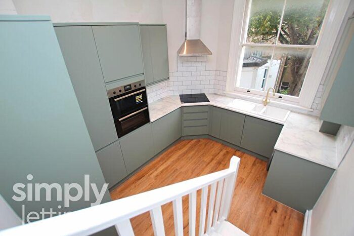 2 Bedroom Flat To Rent In First Avenue, Hove, BN3