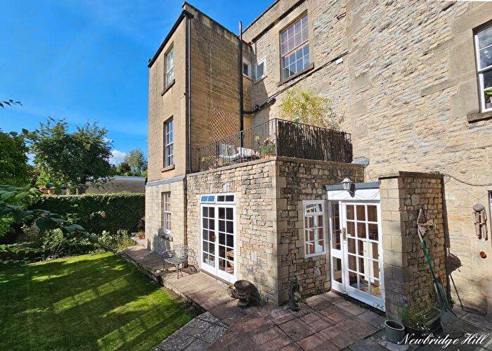 2 Bedroom Flat For Sale In Newbridge Hill, Newbridge, Bath, BA1