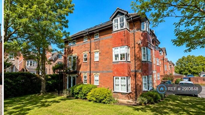 2 Bedroom Flat To Rent In Ashdown House, Guildford, GU1
