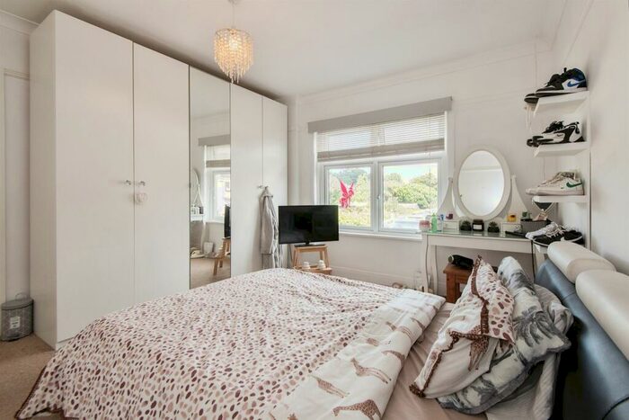 4 Bedroom Detached House For Sale In Margam Avenue, Southampton, SO19