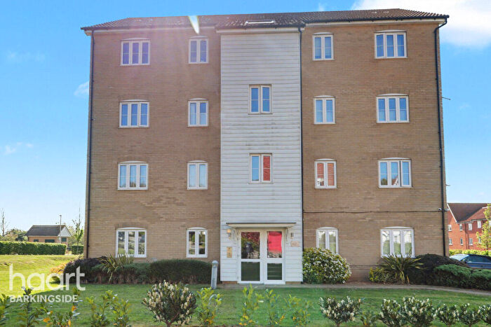 2 Bedroom Apartment For Sale In Blackthorn Avenue, Chigwell, IG7