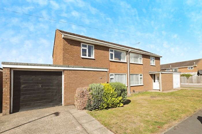 4 Bedroom Semi-Detached House For Sale In Grange Road, Camblesforth, Selby, YO8