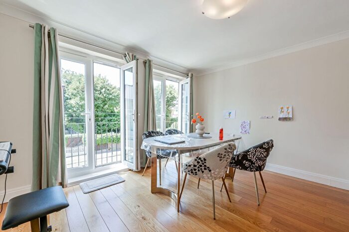 3 Bedroom Flat For Sale In Marlborough Road, Chiswick, London, W4