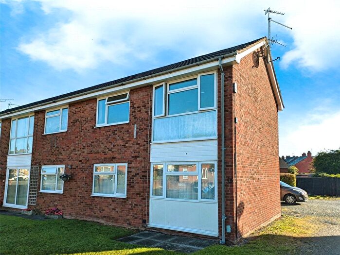 1 Bedroom Flat To Rent In Vyrnwy Place, Oswestry, Shropshire, SY11