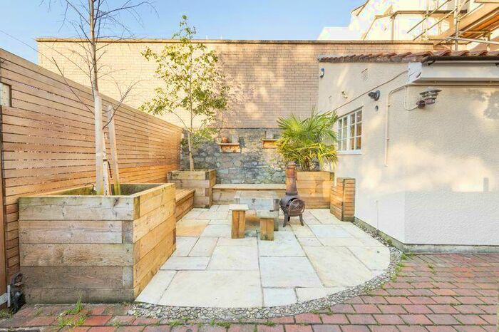 2 Bedroom Flat To Rent In Oakfield Road, Clifton, BS8