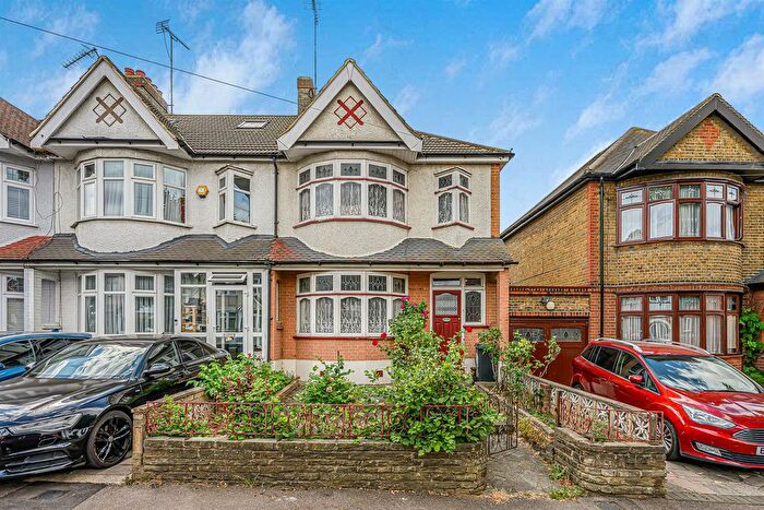 3 Bedroom Property For Sale In Burnham Road, Chingford, E4