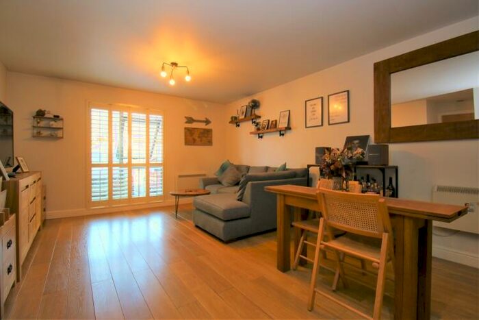 2 Bedroom Flat For Sale In Quay, Ordsall Lane Salford, M5