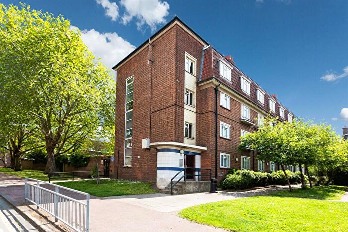 1 Bedroom Flat To Rent In Jack Cook House, Whiting Avenue, Barking, IG11