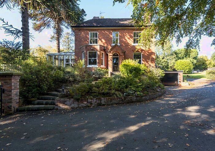 7 Bedroom Detached House For Sale In Droitwich Road, Hartlebury, DY10
