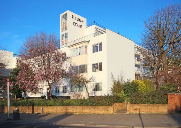 Studio To Rent In Streatham Hill, London, SW2