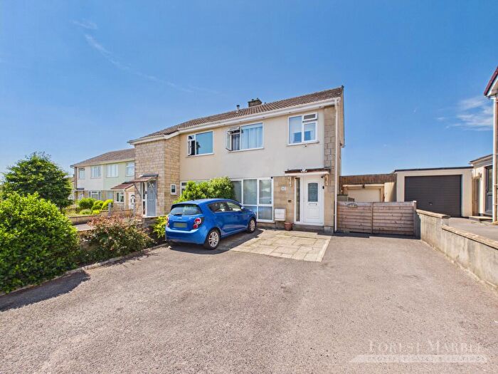 3 Bedroom Semi-Detached House For Sale In Critchill Road, Frome, BA11