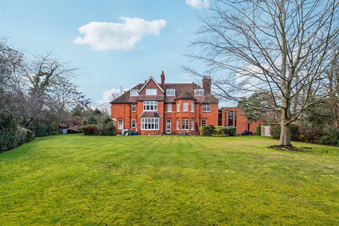 3 Bedroom Flat For Sale In The Gatehouse, London, W4