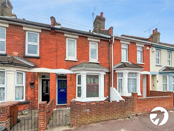 3 Bedroom Terraced House To Rent In Balfour Road, Chatham, Kent, ME4