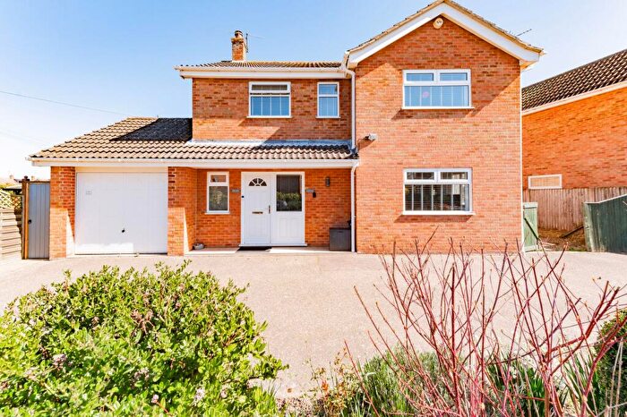 4 Bedroom Detached House For Sale In Winmer Avenue, Winterton-On-Sea, NR29