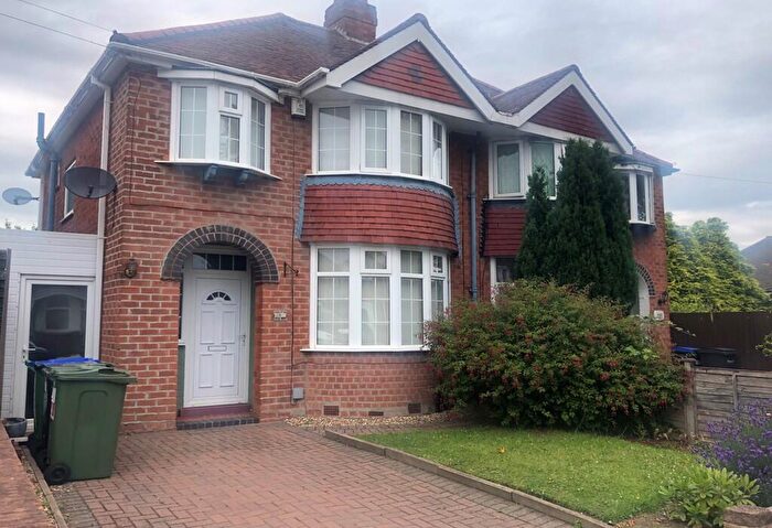 3 Bedroom Semi-Detached House To Rent In Jayshaw Avenue, Birmingham, West Midlands, B43