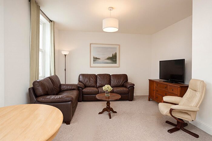 6 Bedroom Terraced House To Rent In Cross Street, Hove, BN3