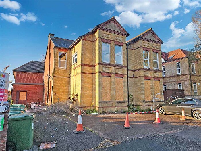 24 Bedroom Character Property For Sale In Shirley Avenue, Southampton, SO15