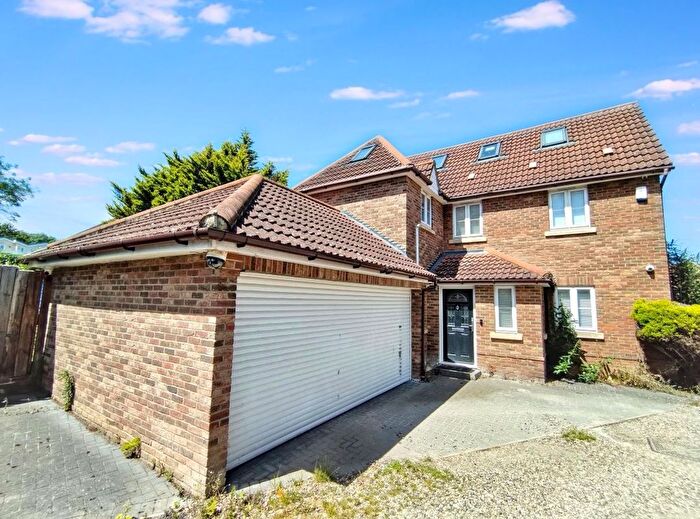 7 Bedroom Detached House For Sale In Mannock Mews, South Woodford, London, E18