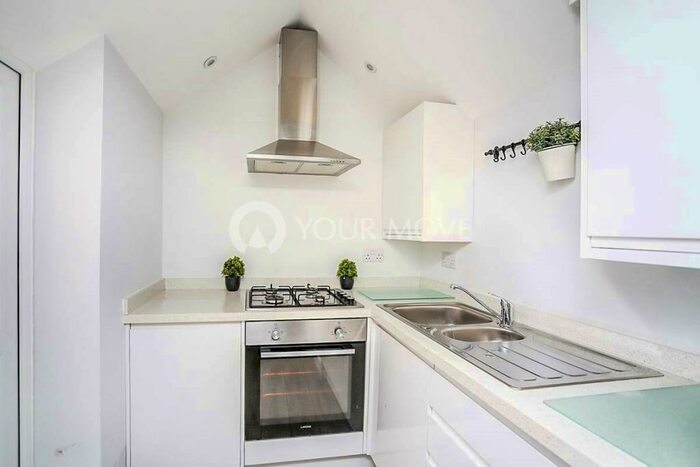 Flat To Rent In Whitstable Road, Faversham, ME13