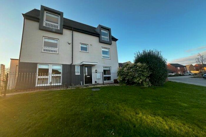 4 Bedroom Property To Rent In Waldrom Road, Nottingham, NG4