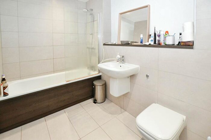 1 Bedroom Flat For Sale In Downtown Block D, Woden Street, Salford, Greater Manchester, M5