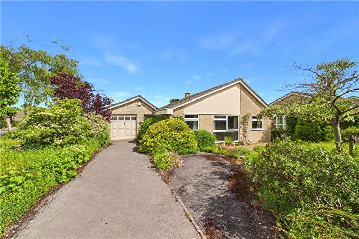 3 Bedroom Bungalow For Sale In Charlton Park, Midsomer Norton, Radstock, Somerset, BA3