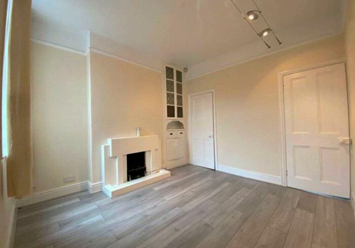 2 Bedroom End Of Terrace House To Rent In Kirby Road, Coventry, CV5