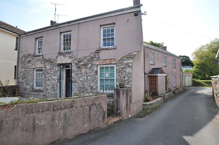 5 Bedroom Property For Sale In Duncan Street, Laugharne, Carmarthen, SA33