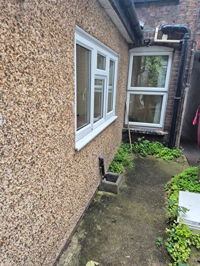 Studio To Rent In Hartley Road, Luton, Bedfordshire, LU2