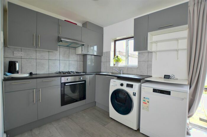 2 Bedroom Semi-detached House To Rent In Salt Hill Way, Slough, SL1