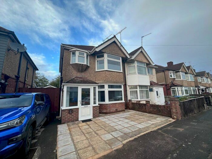 3 Bedroom Semi-Detached House To Rent In Langley Road, Regents Park, Southampton, SO15