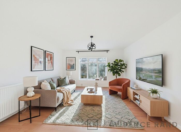 2 Bedroom Flat To Rent In Pinner Road, Northwood, HA6