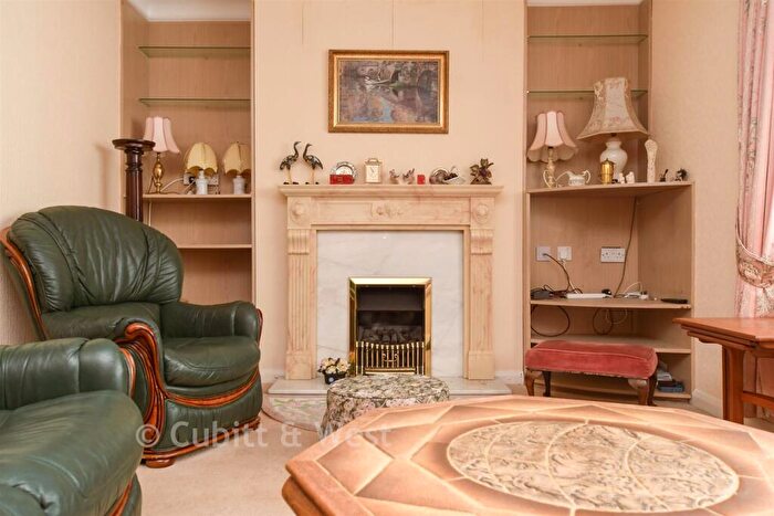 2 Bedroom Retirement Property For Sale In Haigh Crescent, Redhill, Surrey, RH1