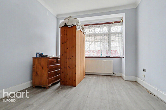 1 Bedroom Flat To Rent In Henley Road, Ilford, IG1