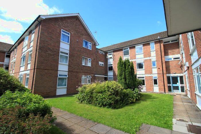 2 Bedroom Apartment To Rent In St Cross, Winchester, SO23