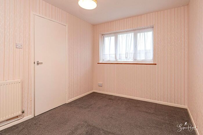 2 Bedroom End Of Terrace House For Sale In Jeals Lane, Sandown, PO36