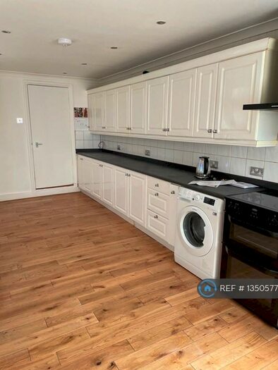 4 Bedroom Terraced House To Rent In Glebe Road, London, N3