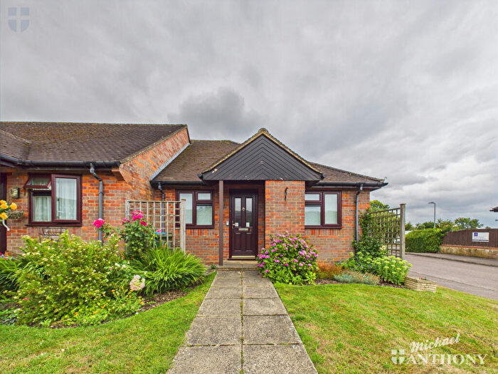 2 Bedroom Retirement Property For Sale In William Hill Drive, Bierton, Aylesbury, Buckinghamshire, HP22