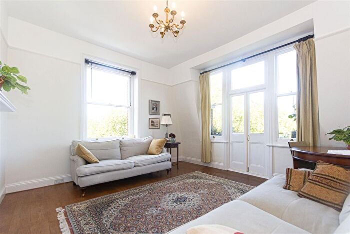 2 Bedroom Flat To Rent In Prince Of Wales Drive, Battersea Park, SW11